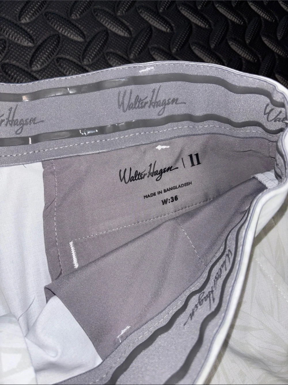 Walter Hagen Men's White Tropical Print Shorts athletic golf